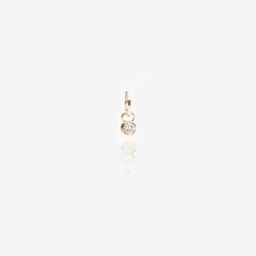 boucle d’oreille femme, boucle d’oreille dorée, boucle d’oreille strass, boucle d’oreille asymétrique, bijou fantaisie femme de qualité, bijoux plaqué or, bijoux haut de gamme, bijoux créateurs paris, bijoux femme tendance, bijou doré et strass