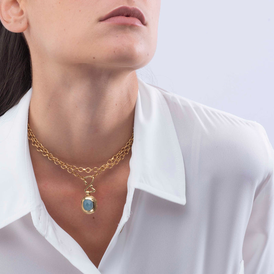 collier femme, collier chaîne dorée, bijou fantaisie femme de qualité, bijoux plaqué or, bijoux haut de gamme, bijoux créateurs paris, bijoux femme tendance, collier doré, pierres semi-précieuse, calcédoine d'eau